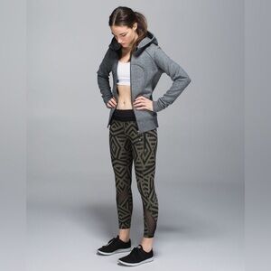 Lululemon Inspire Tight II Full On Luxtreme Chevron Shuffle Green Black Size 6